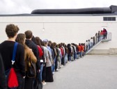 Analist: Populaţia planetei trebuie redusă şi resursele redistribuite pentru a evita un dezastru