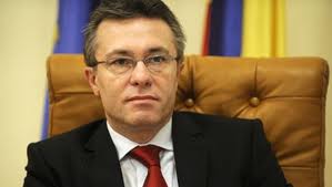Cristian Diaconescu a anuntat ca renunta la candidatura ca independent la Presedintie si ca o va sustine pe Elena Udrea