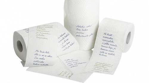 Compania Metsa Tissue din Finlanda a fost data in judecata pentru ca a tiparit citate din Biblie pe hartia igienica pe care o produce