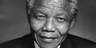 Fostul presedinte sud-african Nelson Mandela – in stare „critica” la spital