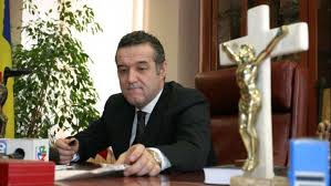 Gigi Becali, refuzat de Biserica Ortodoxa in intentia de a se inscrie la Facultatea de Teologie