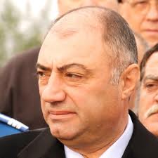 Antonie Solomon, fostul primar al Craiovei, si omul de afaceri Cornel Penescu, condamnati definitiv la 3 ani de inchisoare cu executare