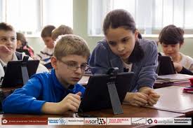 Proiectul de dotare a scolilor cu tablete a fost abandonat. Ministerul Comunicatiilor nu a mai lansat licitatia