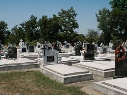 Legea Cimitirelor, Crematoriilor si Serviciilor Funerare prevede sanctiuni pentru cei care nu isi ingrijesc locul de veci